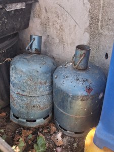 2 bouteilles bleue gaz butane