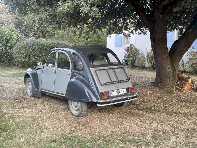 2 CV  bon état général 