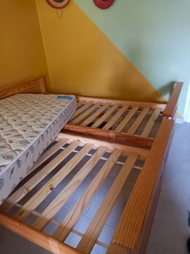 2 LITS JUMEAUX avec matelas vendus seulement ensemble