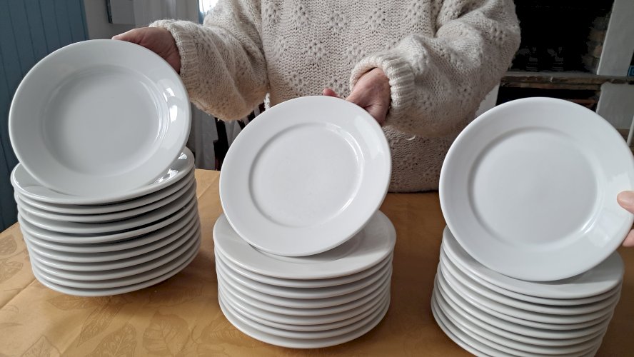 assiettes céramiques blanches excellent état 