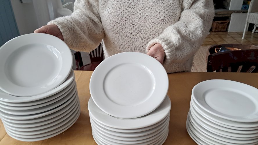 assiettes céramiques blanches excellent état 