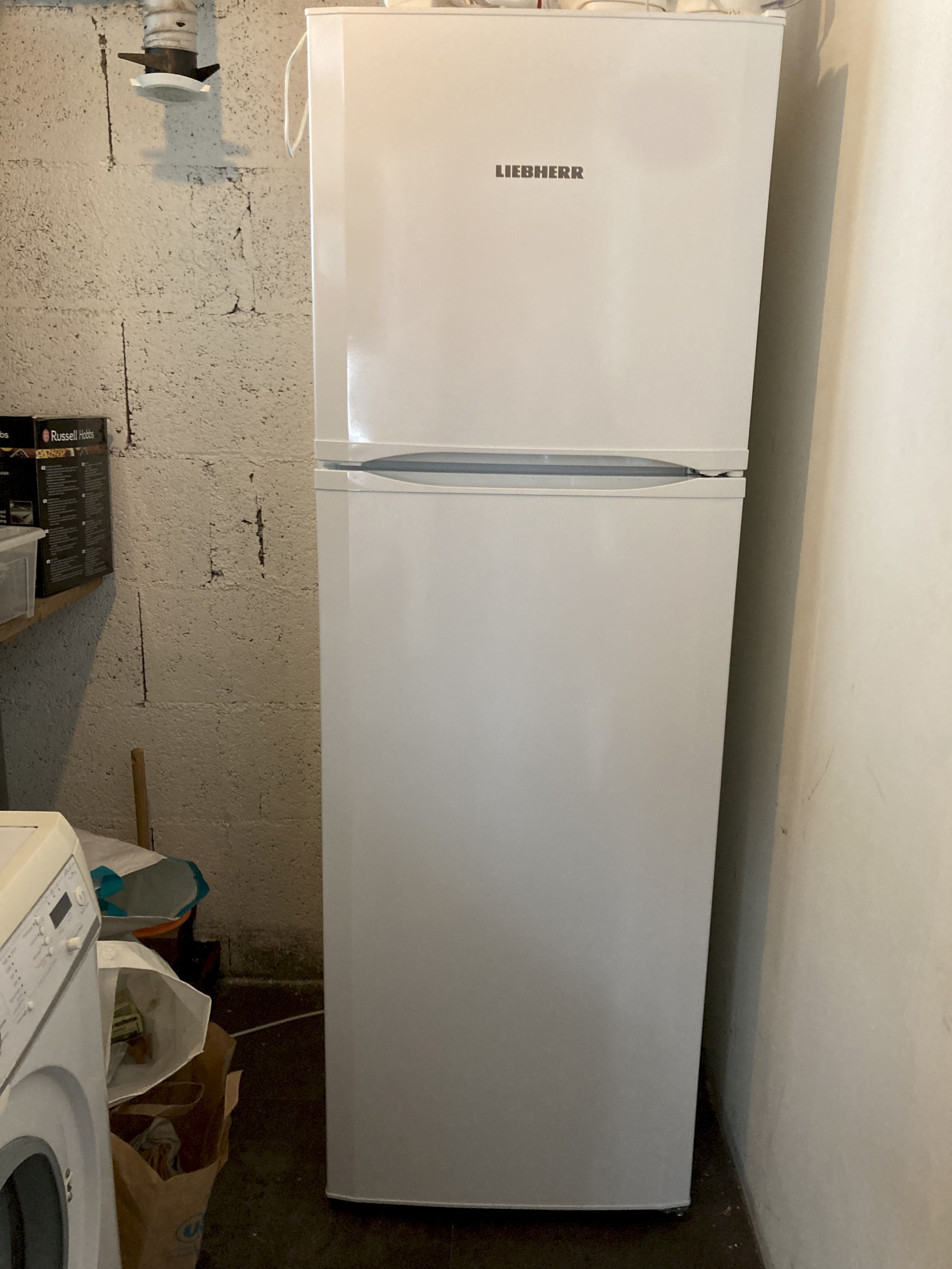 FrigidaireCongelateur Liebherr 176 cm à vendre