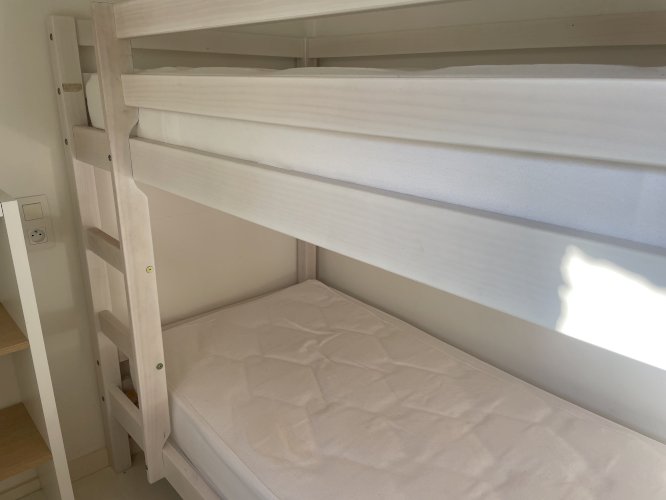 Lits superposés enfants avec matelas excellent état 