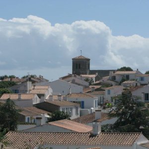 Maison St Sauveur available for yearly rental from September to the end of July 2027