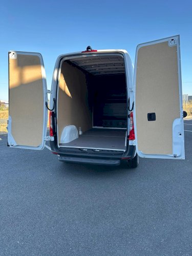 Mercedes-Benz eSprinter 2024 – 48 km – État quasi neuf