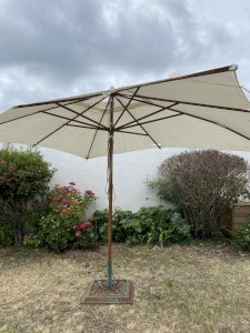 Pied en fonte pour parasol