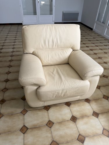 Salon 3 + 1 places à vendre