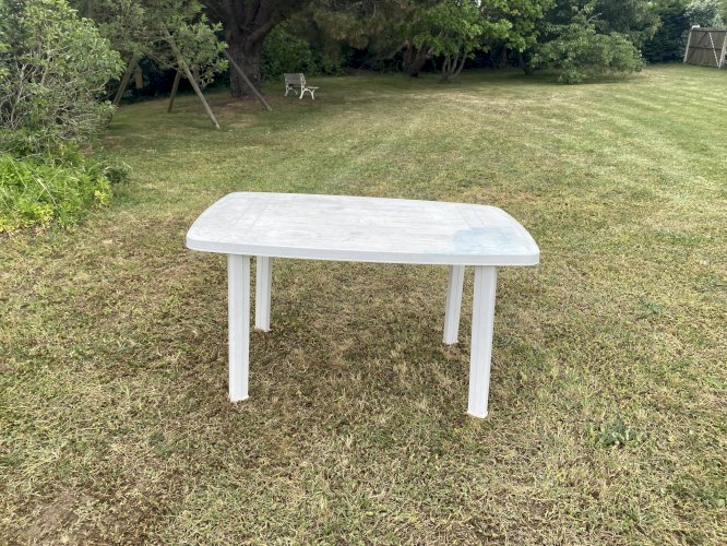 Table de jardin et 6 fauteuils 