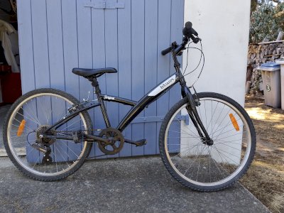 b'twin 24 inch children's bike