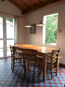 vend table de salle à manger et banc assorti