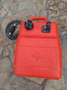 Selling a brand new 50L Yamaha fuel tank with a fuel system